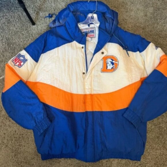 Apex One NFL Broncos - Picture 1 of 7